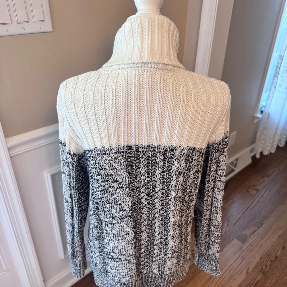 Workshop Republic clothing women’s size medium‎ turtleneck sweater